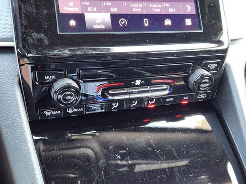 New 2026 Jeep Grand Cherokee L Laredo image 14