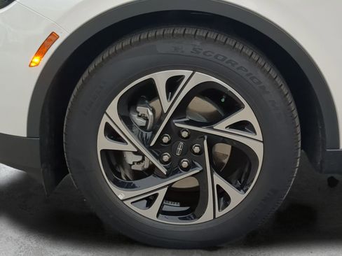 New 2026 Lincoln Nautilus Premier w/ Equipment Group 102A AWD/4WD image 9