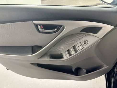 Used 2013 Hyundai Elantra GLS w/ Preferred Pkg FWD image 18