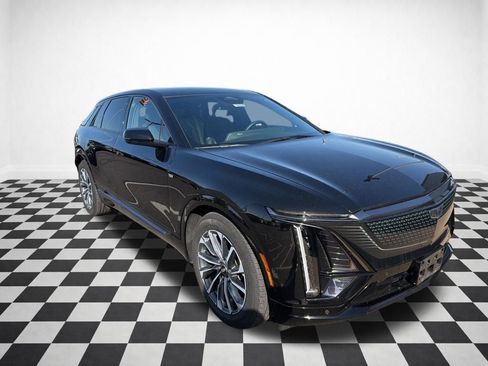 Certified 2024 Cadillac Lyriq Sport AWD/4WD image 2