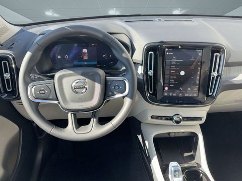 New 2026 Volvo XC40 B5 Plus w/ Protection Package Premier image 25