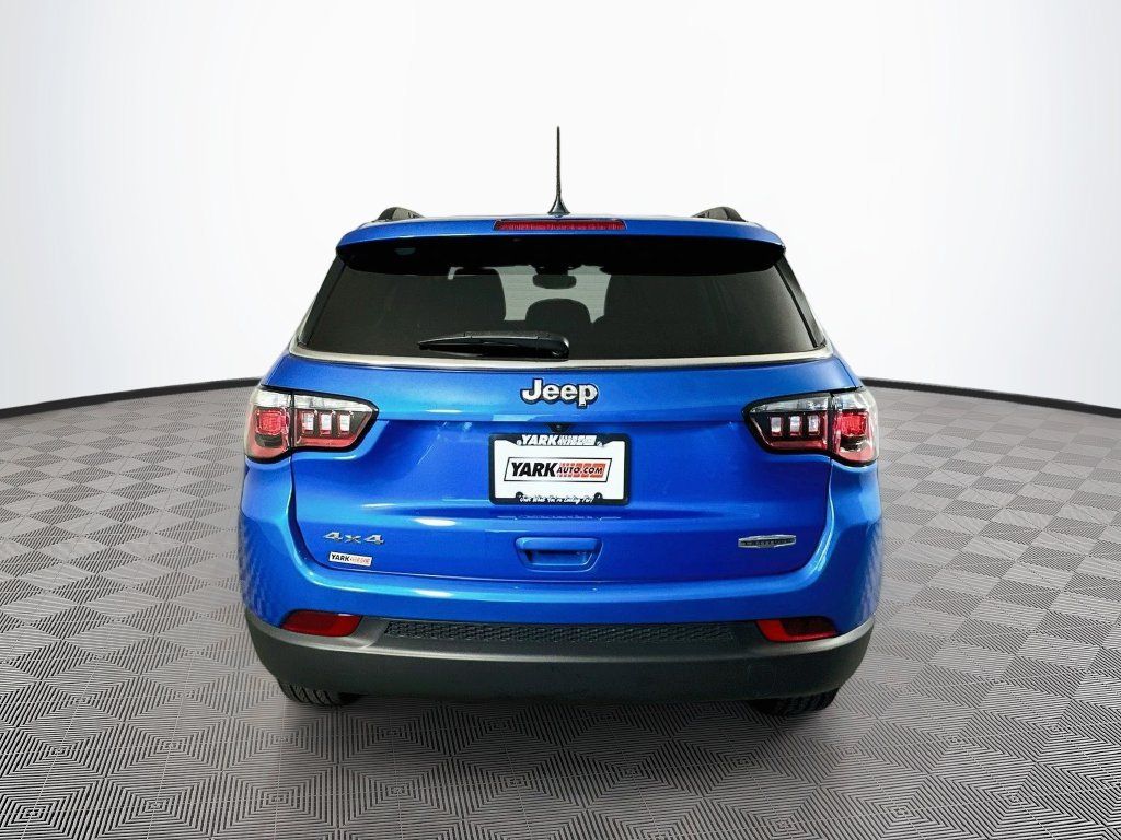 Certified 2022 Jeep Compass Latitude w/ Convenience Group AWD/4WD image 10