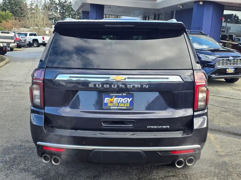 Used 2023 Chevrolet Suburban Premier AWD/4WD image 4