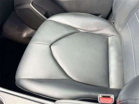 Used 2021 Toyota Highlander XLE image 21