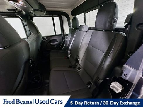 Certified 2022 Jeep Gladiator Willys image 26