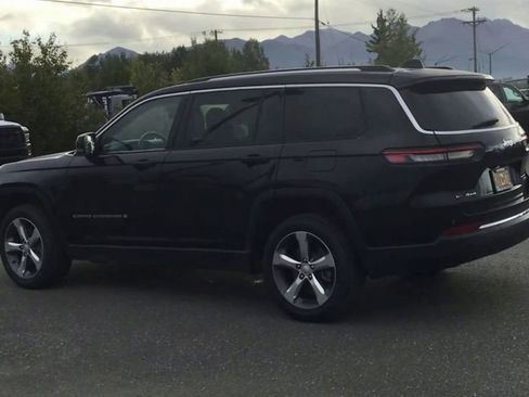 Used 2022 Jeep Grand Cherokee L Limited image 6