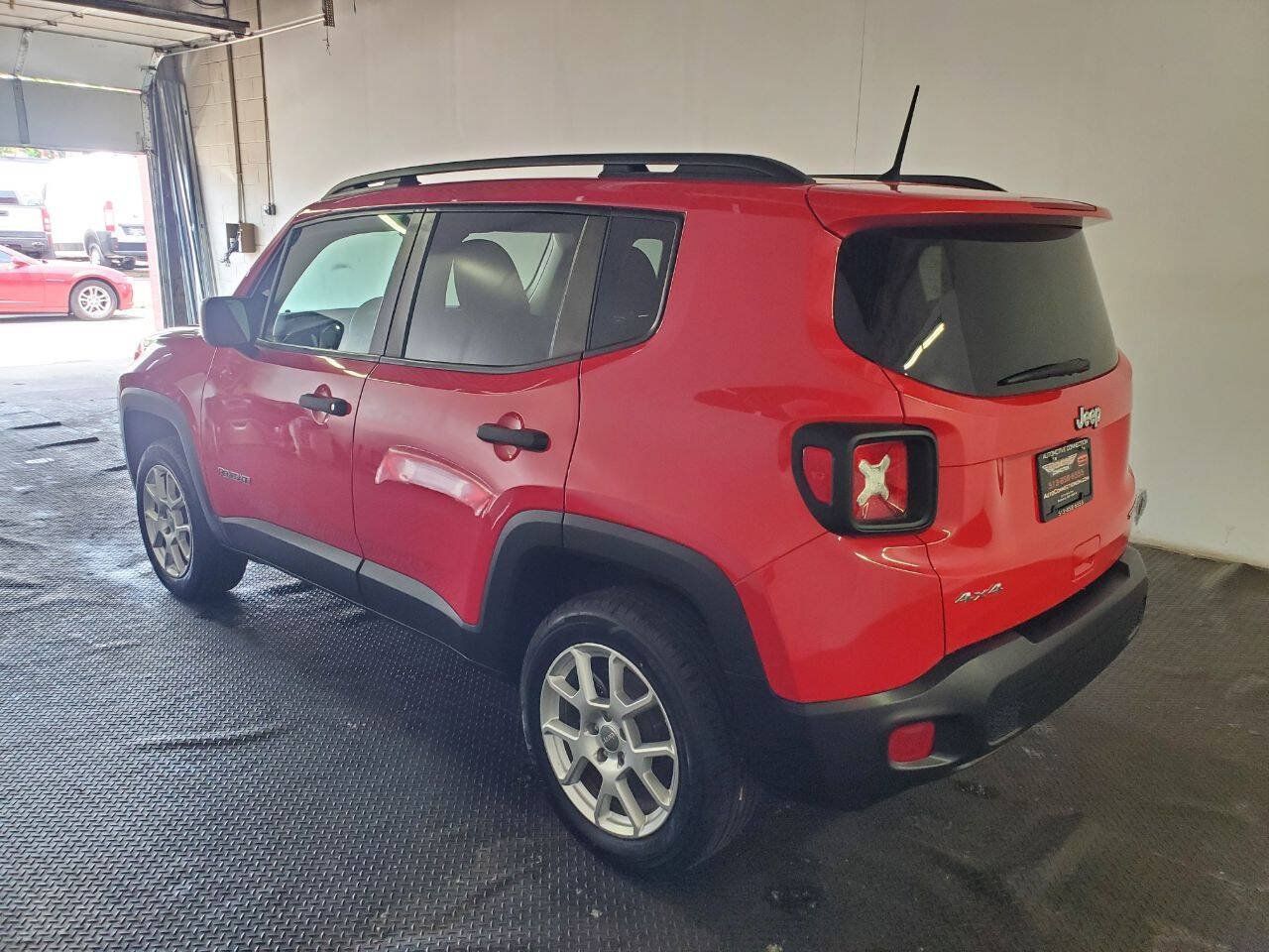 Used 2019 Jeep Renegade Sport w/ Sport Appearance Group AWD/4WD image 5