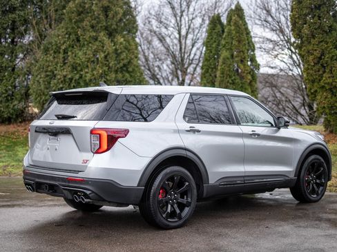 Used 2022 Ford Explorer ST w/ Equipment Group 401A image 5