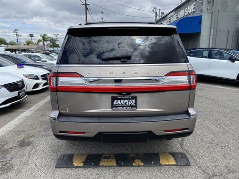 Used 2019 Lincoln Navigator Select w/ Cargo Package RWD image 11