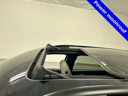 Used 2022 Volkswagen Tiguan SE R-Line image 7