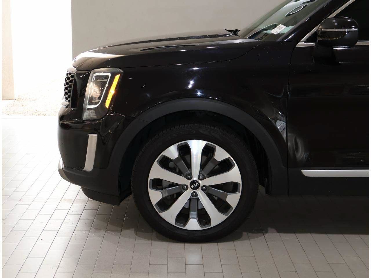 Used 2021 Kia Telluride S FWD image 4