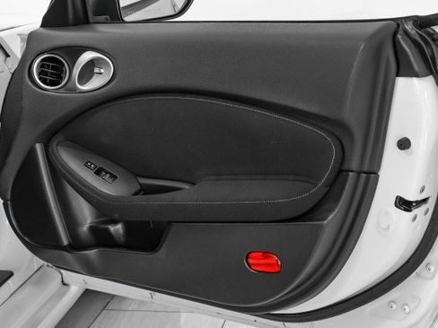 Used 2017 Nissan 370Z Touring Sport image 37