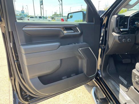 Used 2024 Chevrolet Silverado 1500 LT w/ Z71 Off-Road Package AWD/4WD image 11