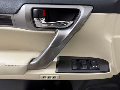 Used 2023 Lexus GX 460 Premium image 14