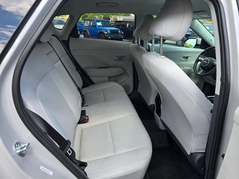Used 2025 Hyundai Kona SEL AWD/4WD image 13