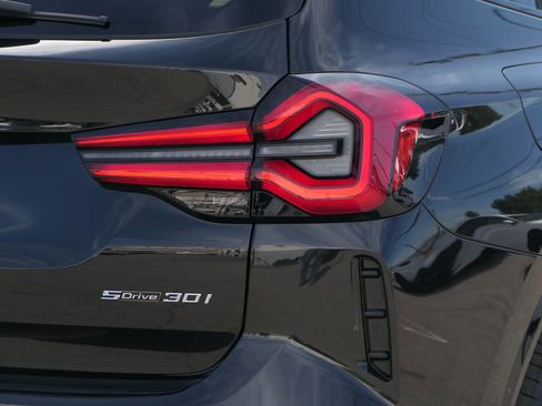 Used 2023 BMW X3 sDrive30i w/ M Sport Package image 5