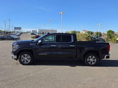Used 2025 GMC Sierra 1500 SLT image 3
