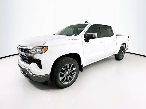 Used 2024 Chevrolet Silverado 1500 LT image 3