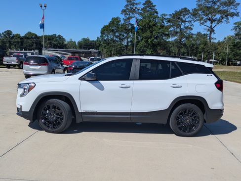 Used 2024 GMC Terrain SLE w/ Elevation Edition FWD image 5