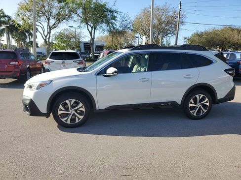 Used 2022 Subaru Outback Limited XT image 2