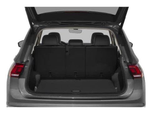 Used 2022 Volkswagen Tiguan SE AWD/4WD image 11