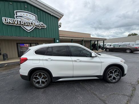 Used 2018 BMW X1 sDrive28i w/ Convenience Package FWD image 2
