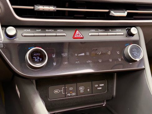 New 2025 Hyundai Sonata Limited image 19