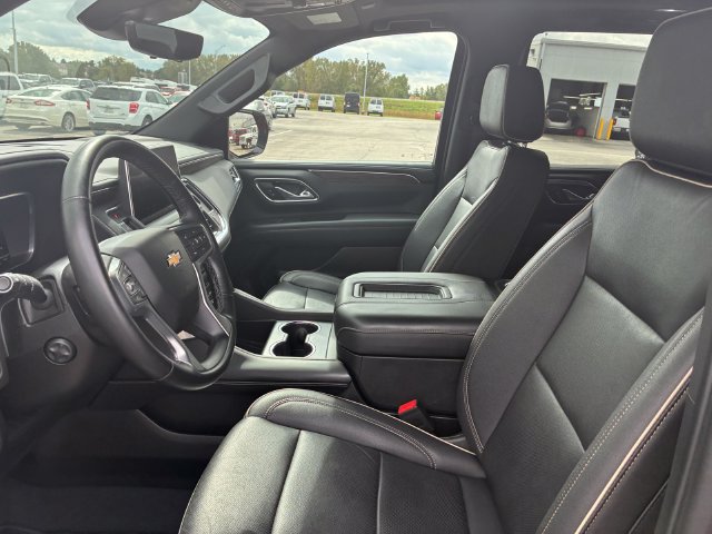 Used 2023 Chevrolet Tahoe Premier w/ Premium Package 2 AWD/4WD image 13