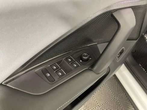 New 2026 Volkswagen Tiguan SE image 9