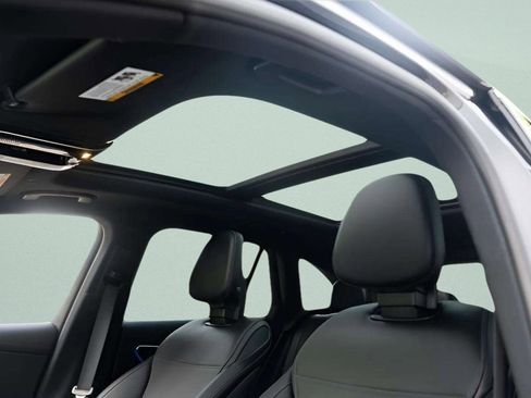 Used 2024 Mercedes-Benz GLC 300 4MATIC image 31