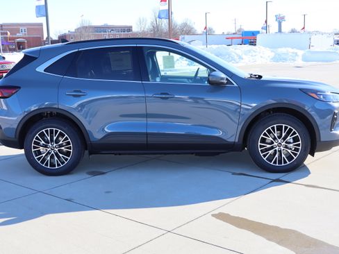 New 2025 Ford Escape SE w/ PHEV Premium Package image 4