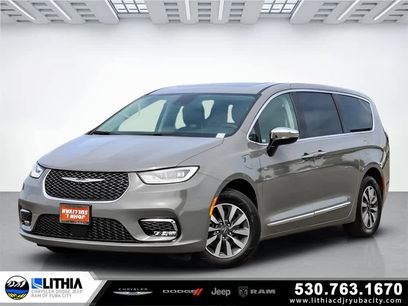 New 2023 Chrysler Pacifica Limited