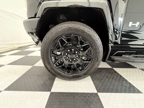 Used 2025 GMC Hummer EV 2X AWD/4WD image 11