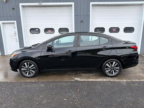 Used 2021 Nissan Versa SV image 7