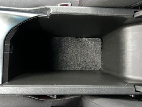 Used 2018 Toyota Camry LE image 25