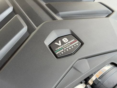 Used 2025 Lamborghini Urus SE image 10