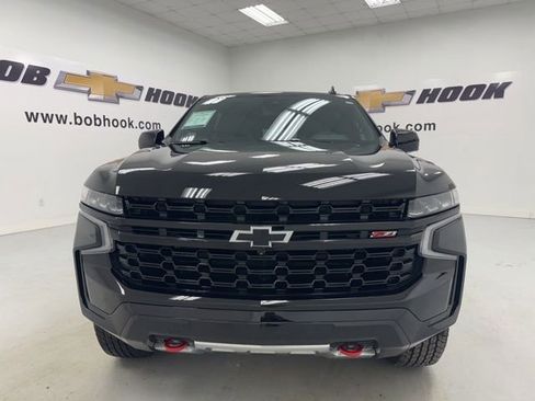 Used 2024 Chevrolet Suburban Z71 w/ Luxury Package AWD/4WD image 2