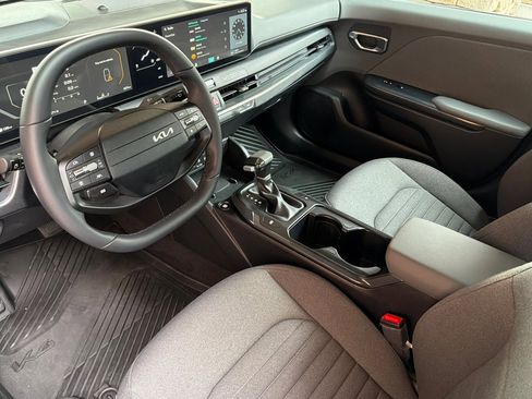 Certified 2025 Kia K4 EX image 10