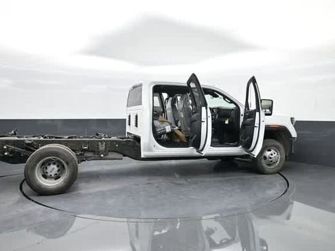 New 2025 GMC Sierra 3500 Pro w/ Convenience Package image 58