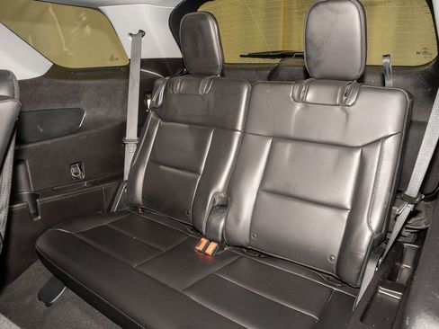 Used 2021 Ford Explorer XLT w/ Equipment Group 202A image 10