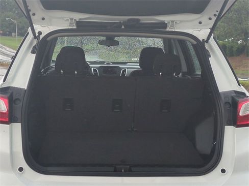 Used 2020 Chevrolet Equinox LS image 29