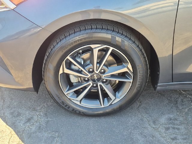 Used 2023 Kia Forte LXS FWD image 10