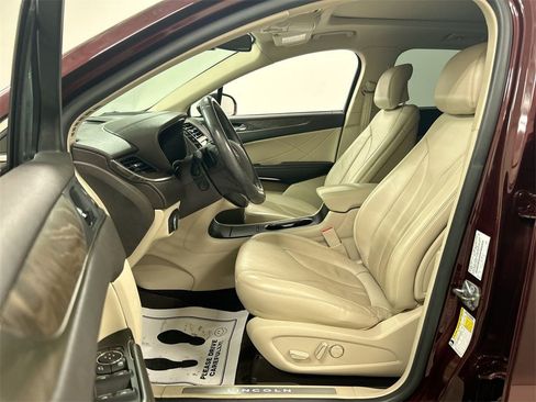 Used 2019 Lincoln MKC Reserve w/ MKC Climate Package image 9