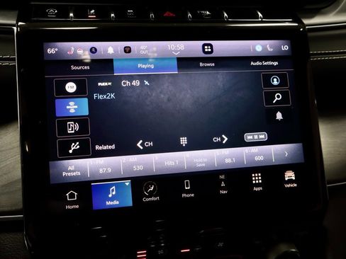 Used 2022 Jeep Grand Cherokee Overland w/ Luxury Tech Group IV image 3