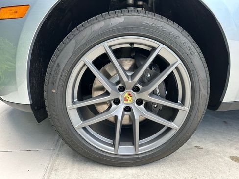 Used 2025 Porsche Macan image 41