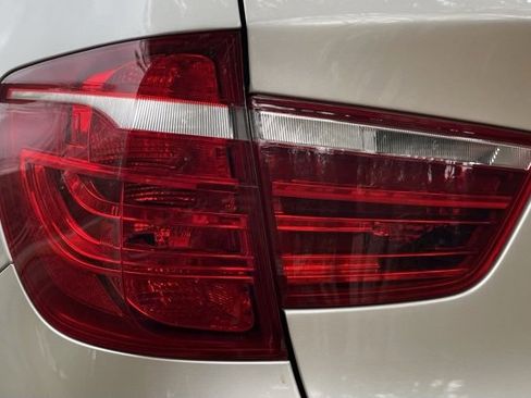 Used 2017 BMW X3 xDrive28i image 9