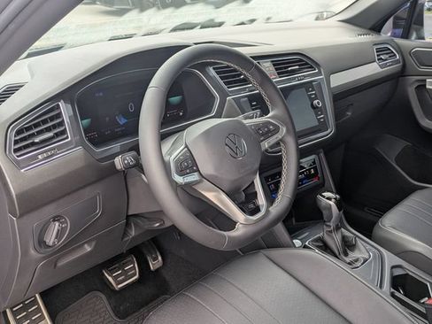 Used 2023 Volkswagen Tiguan SE R-Line FWD image 33