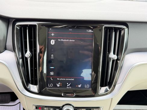 Used 2020 Volvo S60 T5 Momentum w/ Protection Package image 56