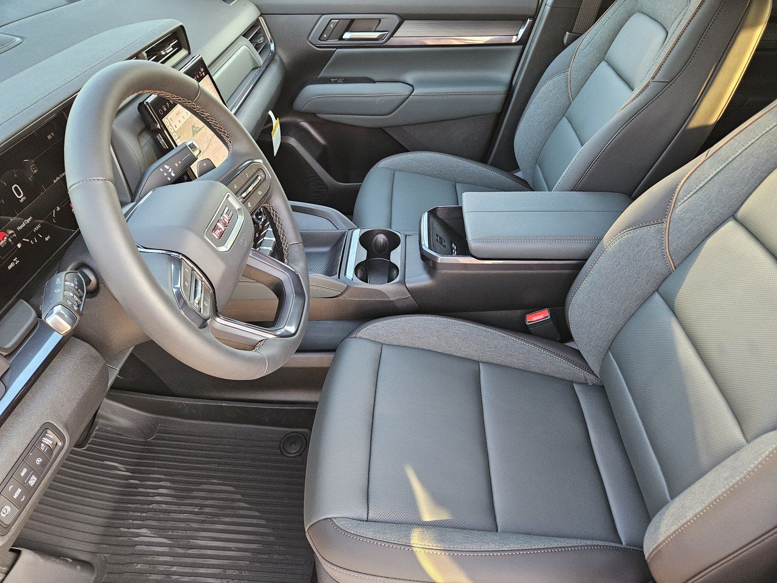 New 2027 GMC Terrain AT4 w/ Convenience Package III AWD/4WD image 9