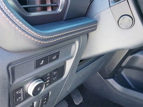 Certified 2022 Ford Expedition Platinum image 14